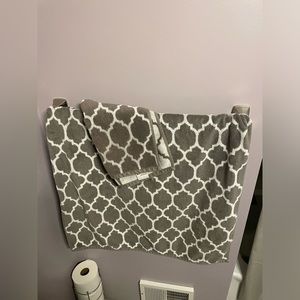 Bath and Hand Towel Decorative Set